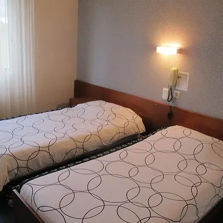 Du Parc 2* Labarthe-Inard